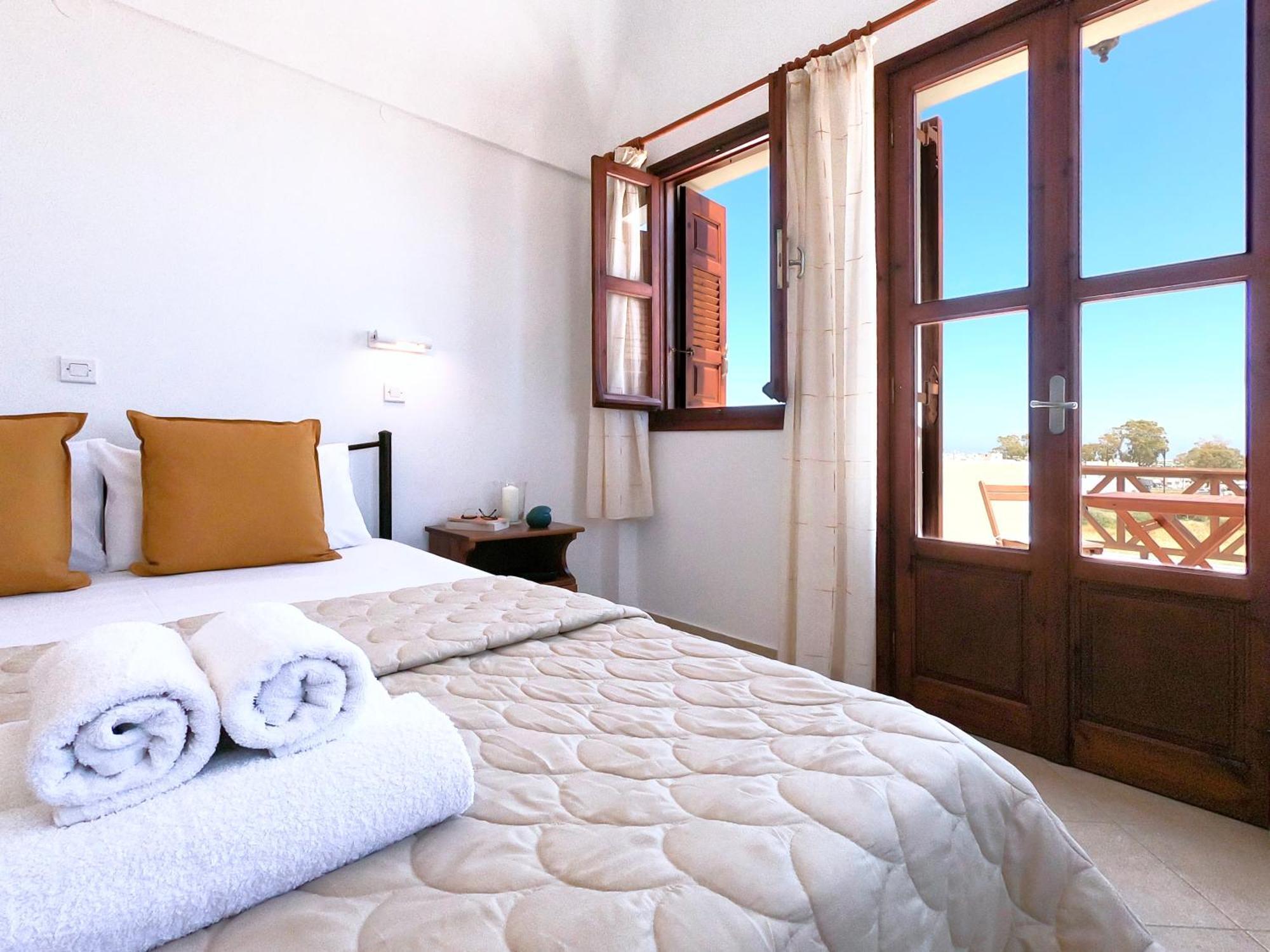 Almyra Villa Perissa  Bagian luar foto